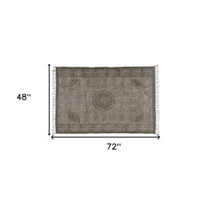 4’ x 6’ Putty Distressed Medallion Area Rug