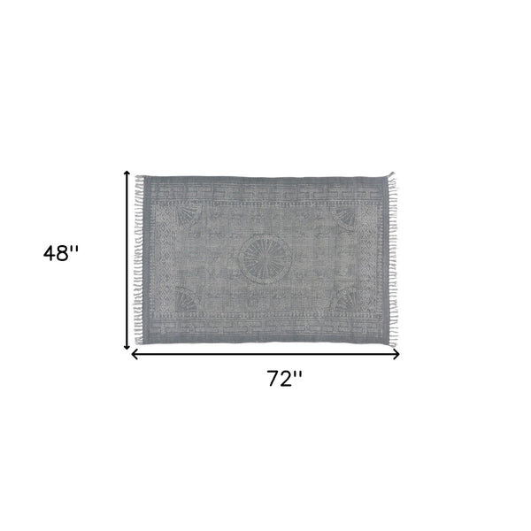 4’ x 6’ Sky Gray Distressed Medallion Area Rug