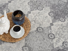 4’ x 6’ Gray Distressed Trellis Pattern Area Rug