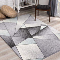 5’ Round Gray and Blue Prism Pattern Area Rug