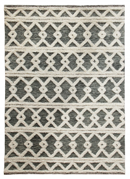 7’ x 9’ Gray and White Boho Chic Area Rug