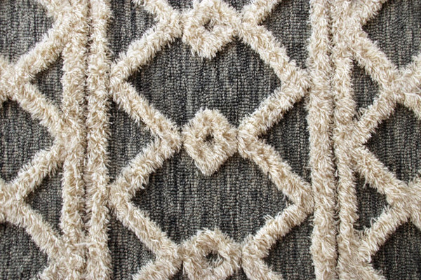 7’ x 9’ Gray and White Boho Chic Area Rug