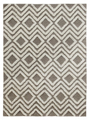 5’ x 7’ Gray and White Diamond Area Rug