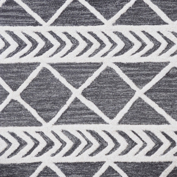 7' x 9' Gray and White Geometric Stripes Area Rug