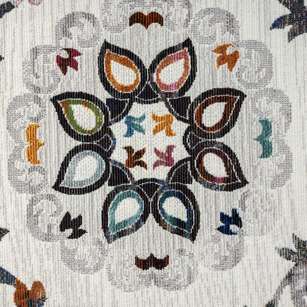 8' x 10' White Floral Quatrefoil Area Rug