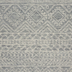 7' x 9' Light Gray Boho Chic Area Rug