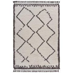 5' x 7' Cream and Gray Geometric Fringe Area Rug