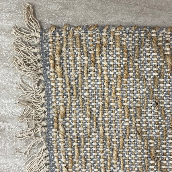 2' x 4' Gray and Tan Lattice Fringed Area Rug