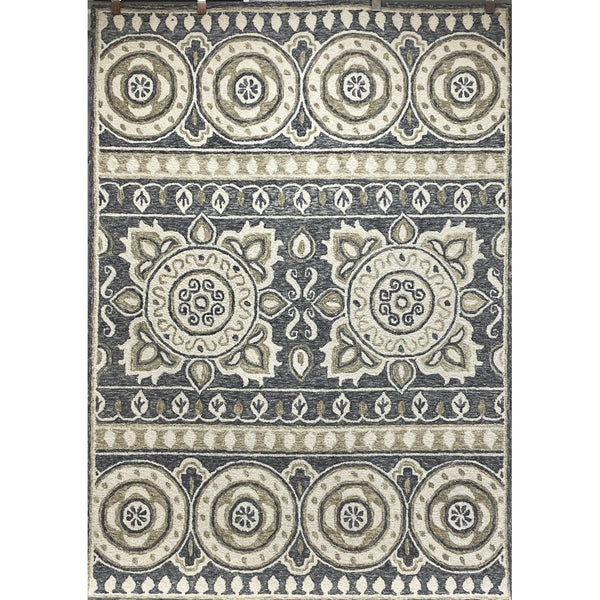 5' x 7' Gray and Beige Boho Chic Area Rug