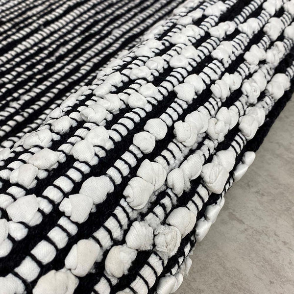3' x 4' Black and White Transition Area Rug